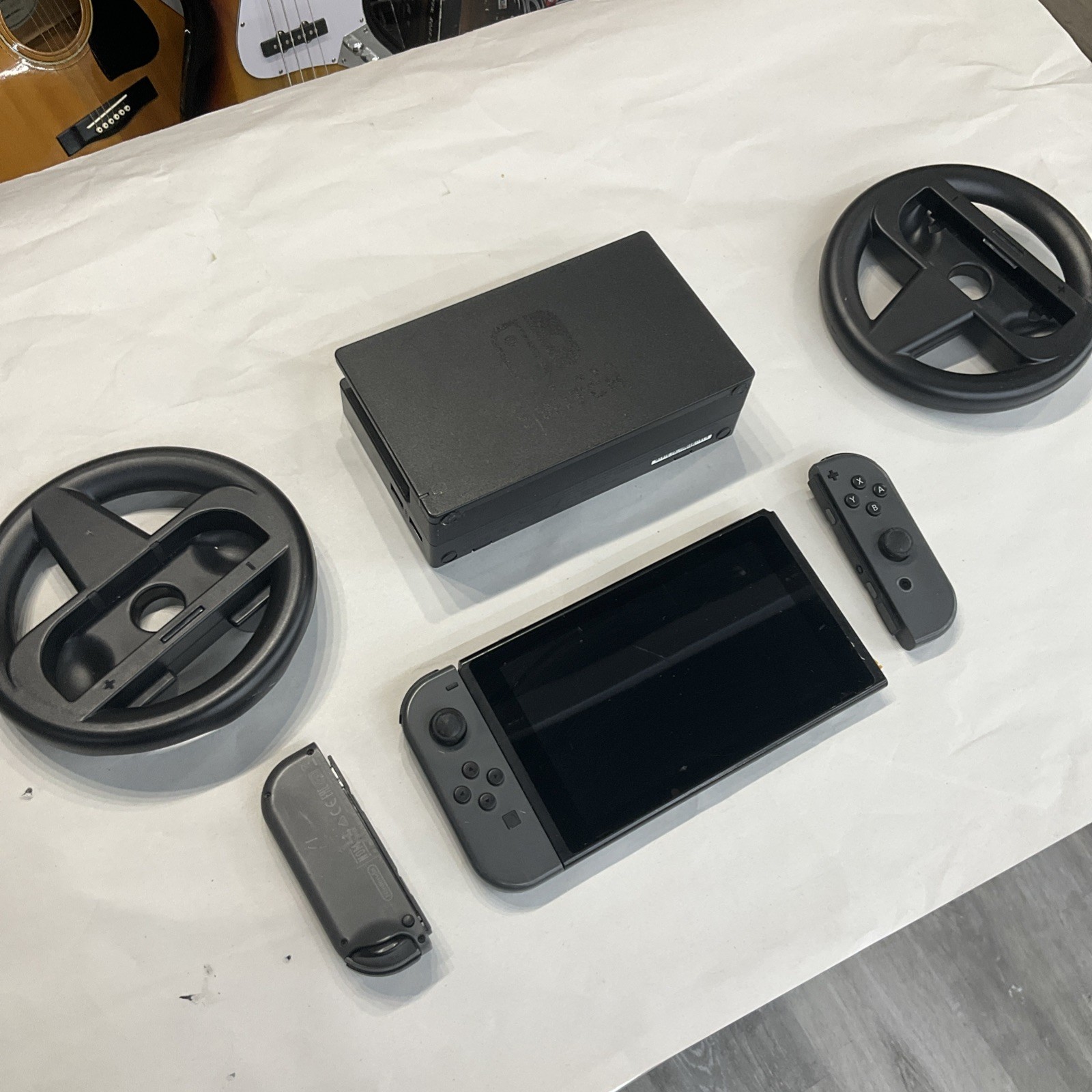 Nintendo Switch HAC-001 Console/Tablet FOR PARTS/REPAIR – READ DESCRIPTION!