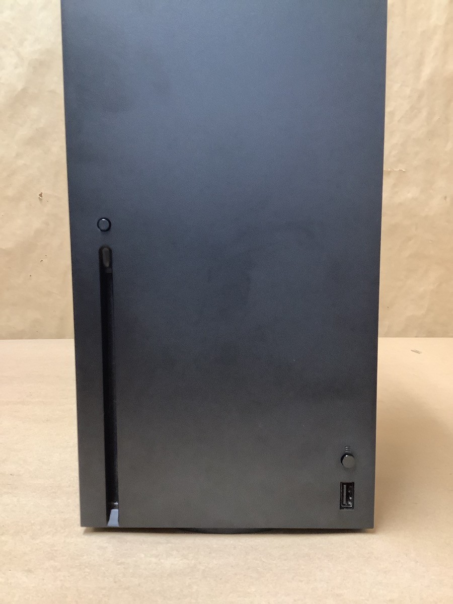 MICROSOFT Model: 1882 XBOX SERIES X 1TB SSD GAMING CONSOLE IN BOX (G29016884)