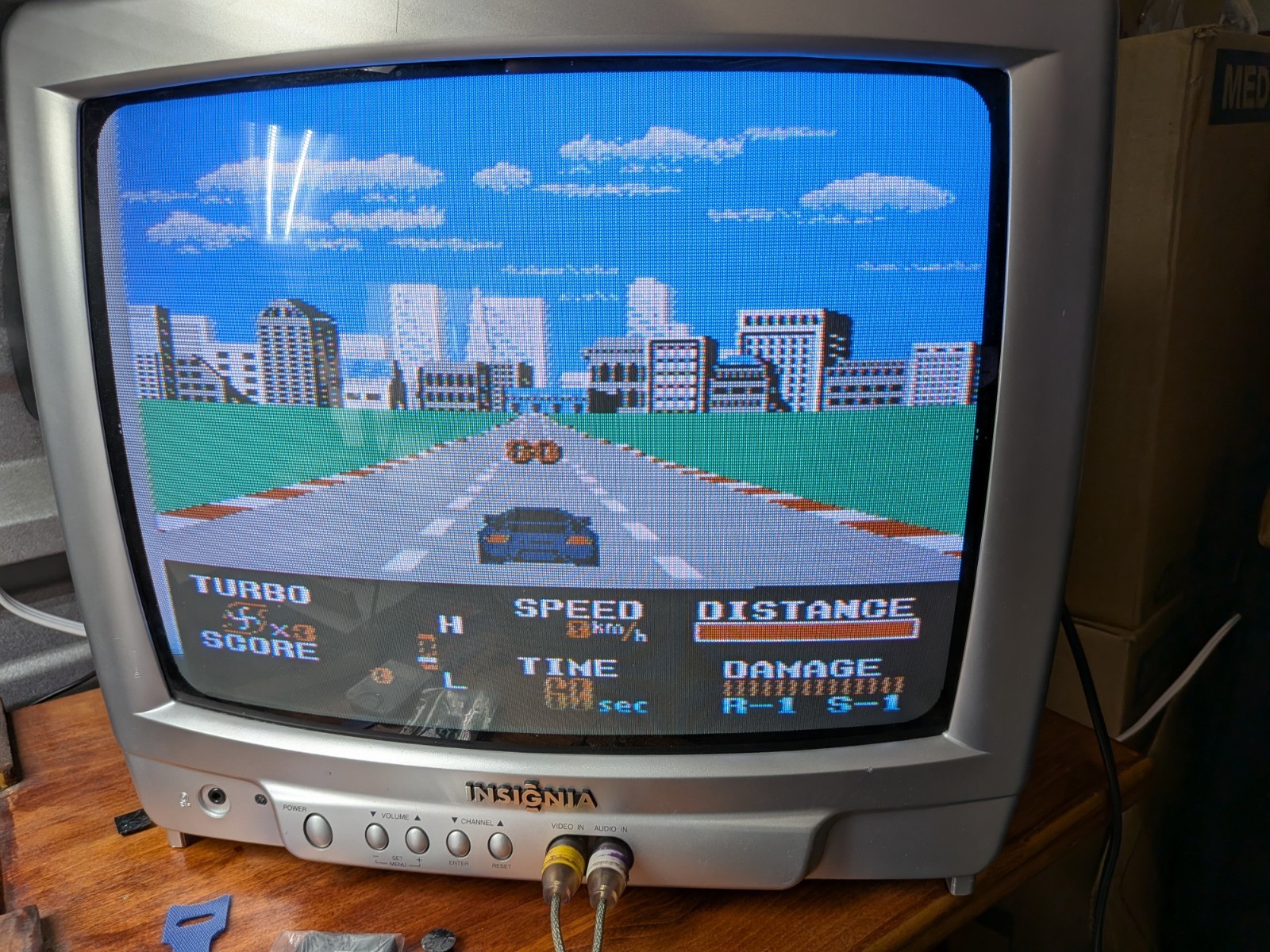 AV FAMICOM CONSOLE With Box Games & 2 Controllers US Seller Tested Works Well