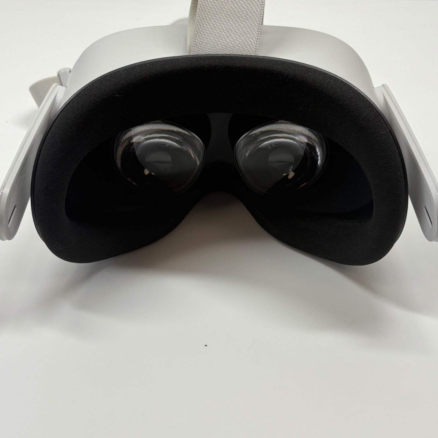 Meta Quest 2 128GB Standalone All-in-One VR Headset KW49CM