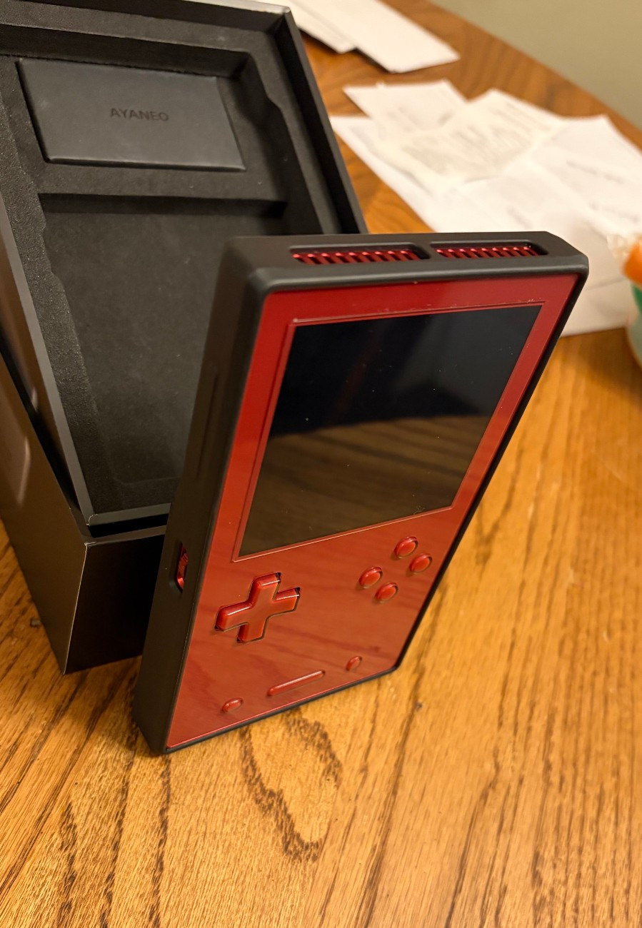 ROOTED Ayaneo Pocket Vert – 12gb/256gb Lava Red – Limited edition + Extras