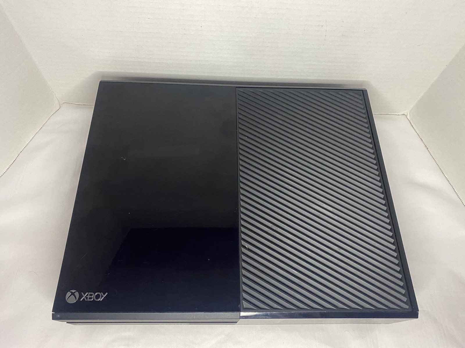 Microsoft original Xbox One console only 500GB – (1540) – Black – Tested/works