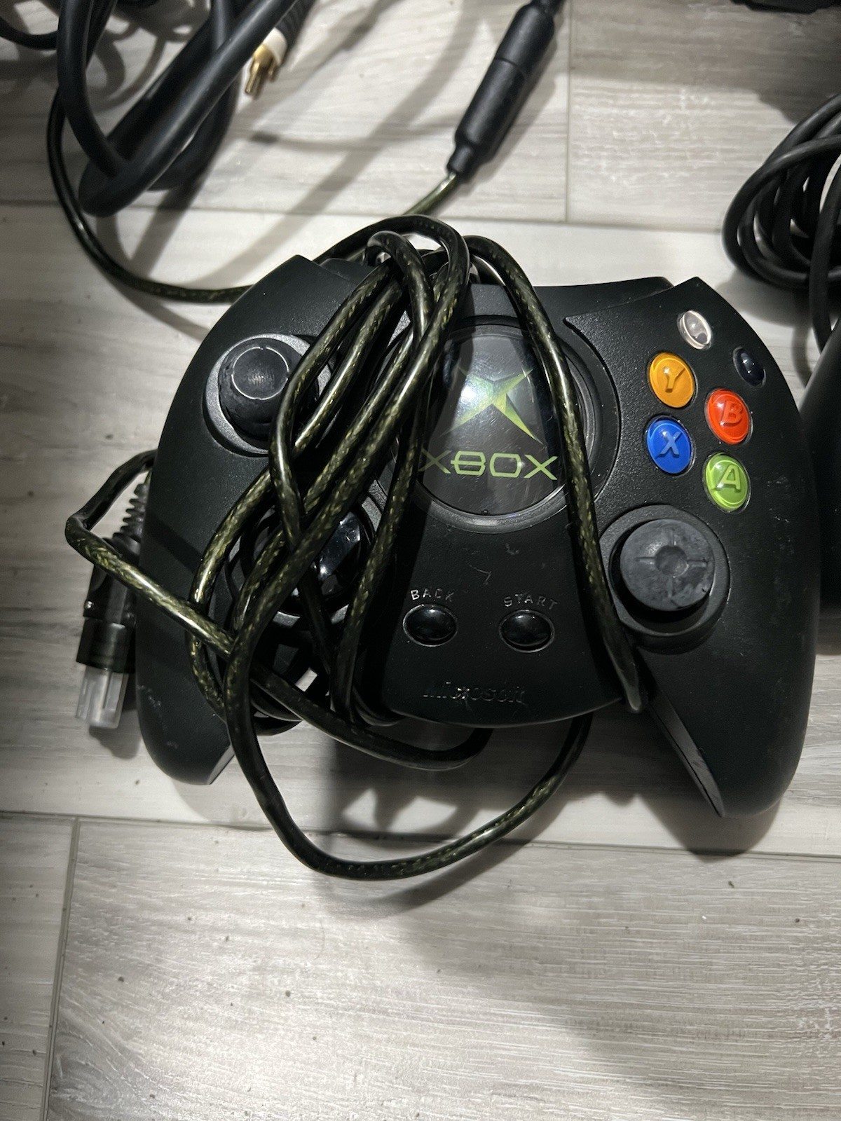 Microsoft Xbox – Black + 3 Controllers
