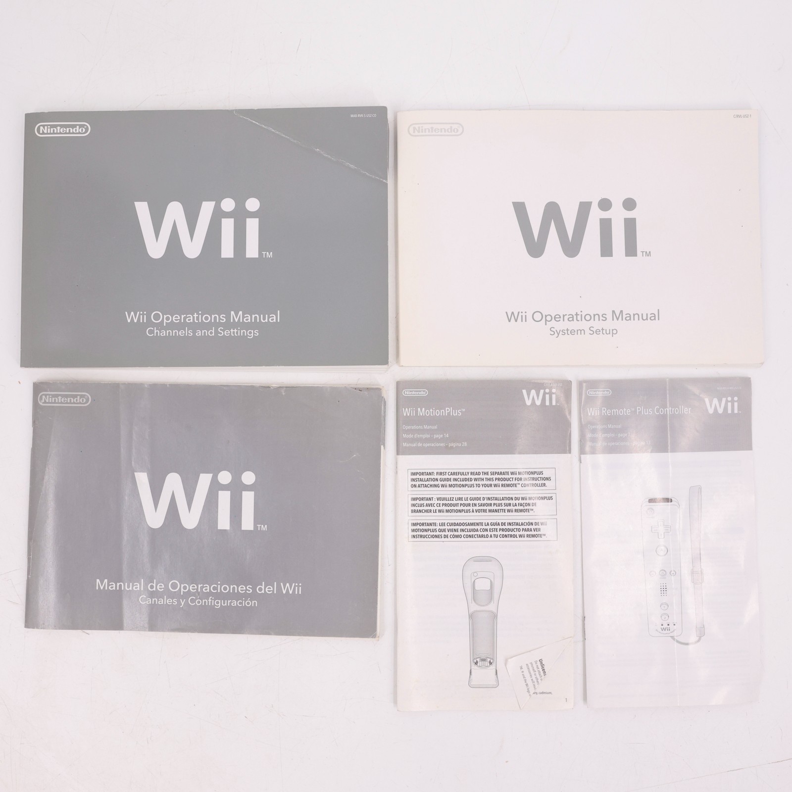 Nintendo Wii White Console Bundle RVL-001 GameCube Port 3 Remotes Nunchuk Games