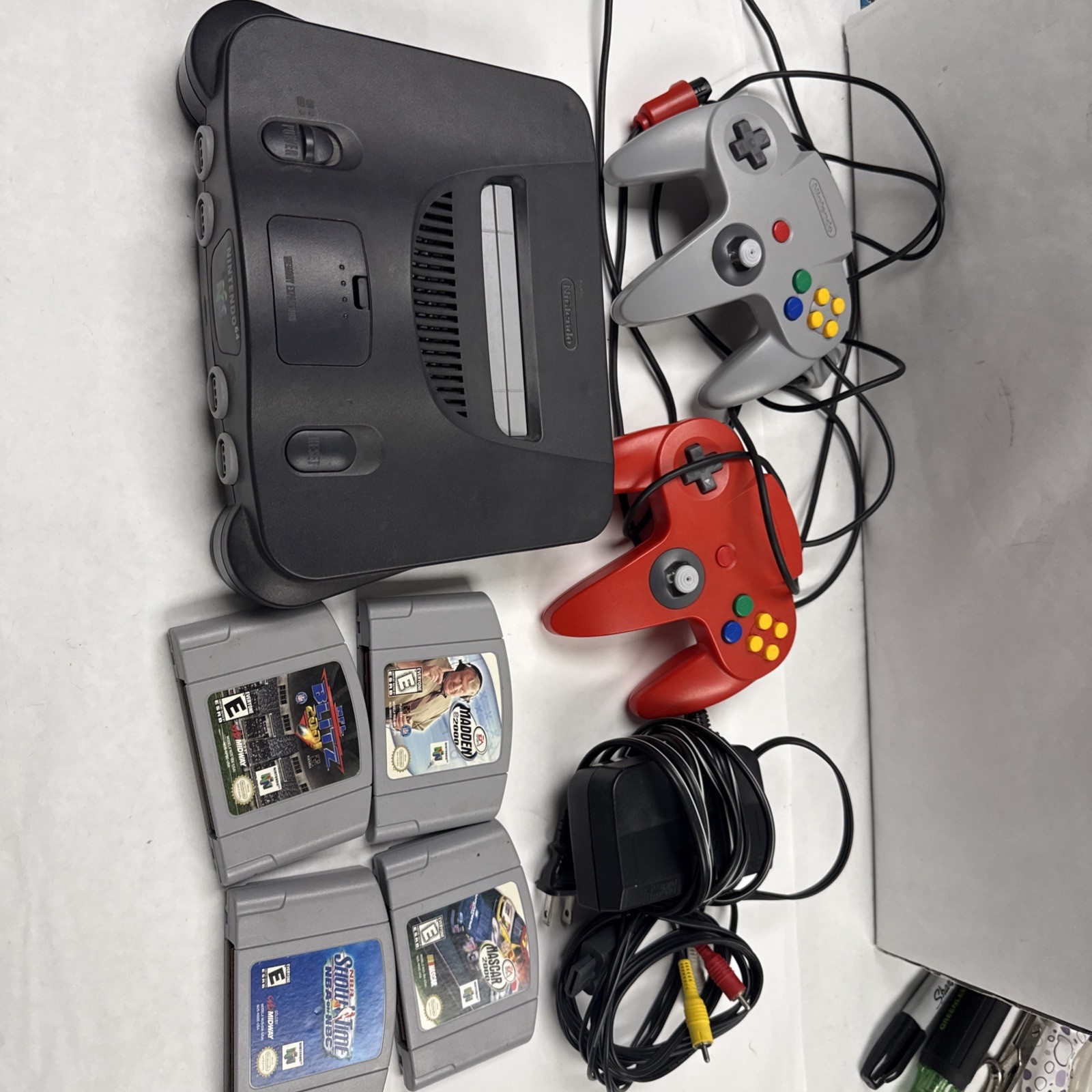 USED Nintendo 64 N64 Black console , Red And Gray controllers NUS-001 4 Games