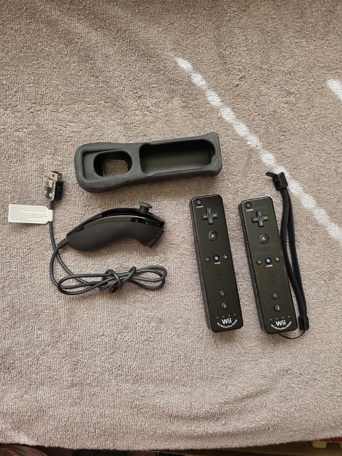 Nintendo Wii Family Console Black Original Games not included 1 extra Controller