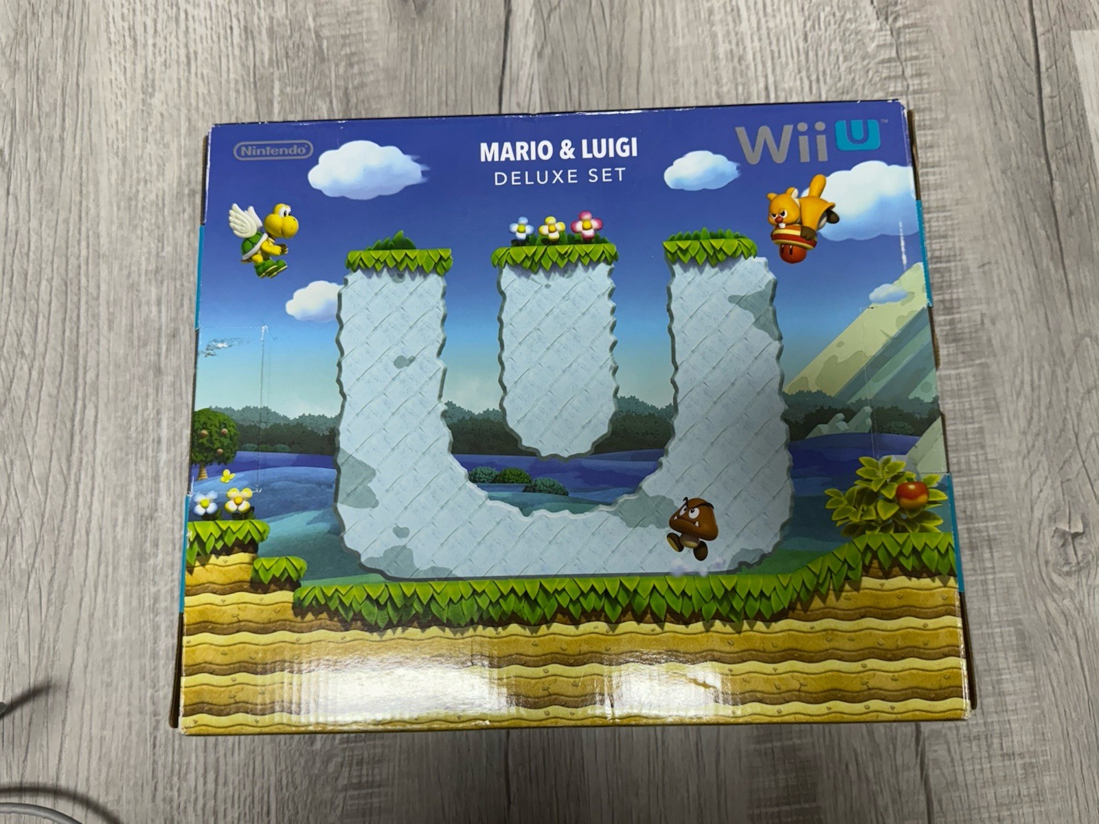 Nintendo Wii U 32GB Mario U & Luigi U Deluxe Set Complete In Box Tested Working