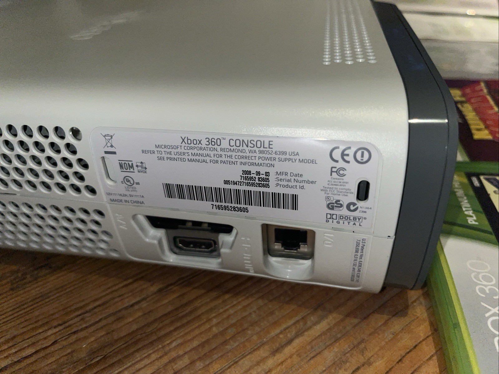 Xbox 360 White 60gb White Console bundle w/ games & Cords