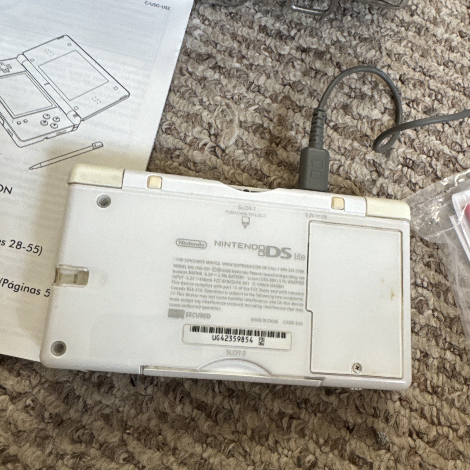 Nintendo DS Lite USG-001(JPN) White Handheld Console w/ Stylus Pixel Damage