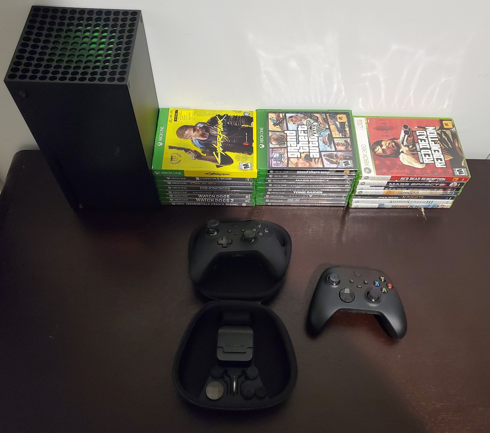 Xbox Series X Bundle w/ 2 Controllers, Elite Series 2 Controller, 24 Games