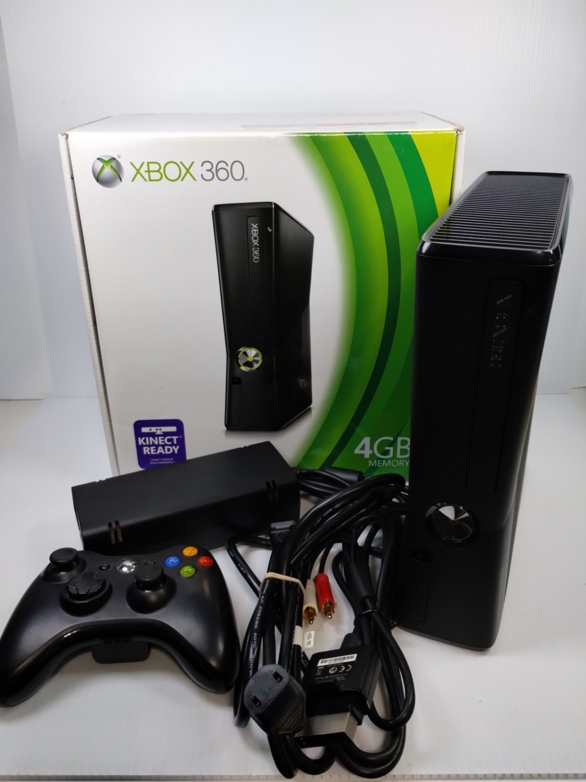 Xbox 360 S 4GB Microsoft 1439 Video Game System in Box W 250g Hard Drive Works