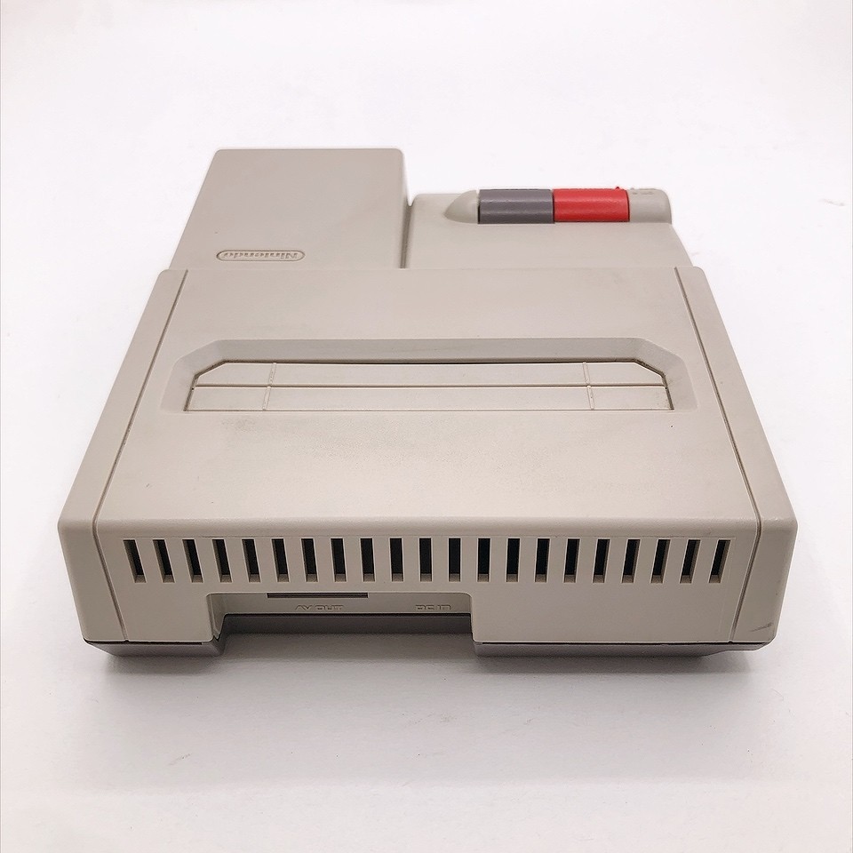Nintendo New Famicom Console AV HVC-101 2 Controller Made in Japan NES Tested