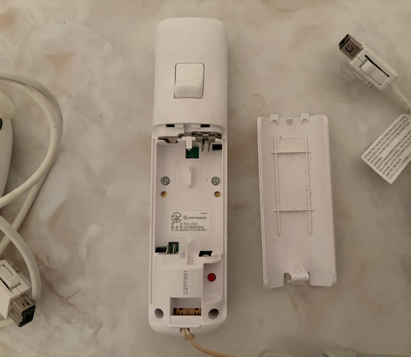 Nintendo Wii RCL-001 Console Bundle Lot w/ 15 Games (Mario Kart, Guitar Hero)