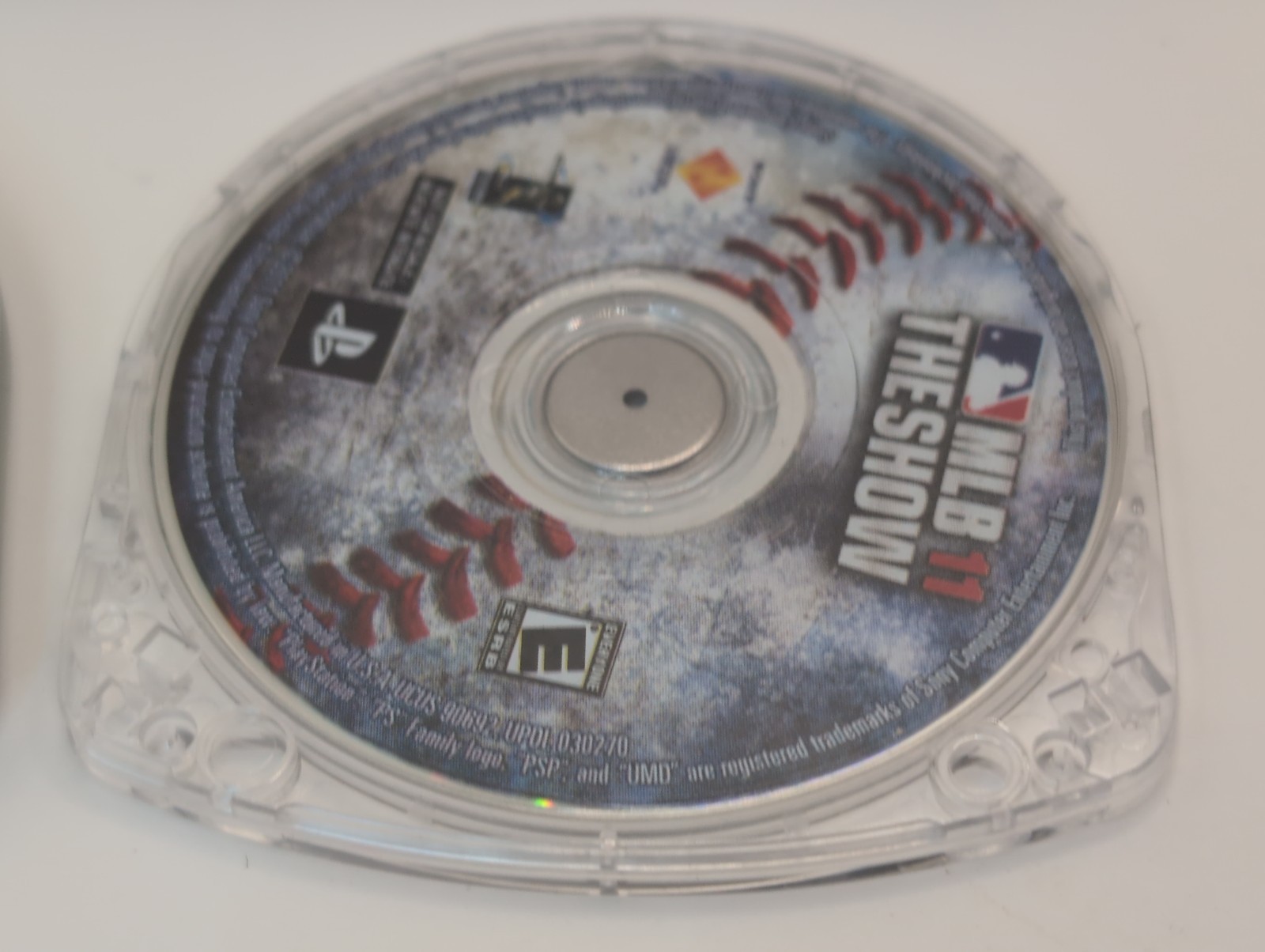 Sony PSP 3001 Piano Black Bundle w/ Charger Case 2GB Card MLB 11 UMD Movies