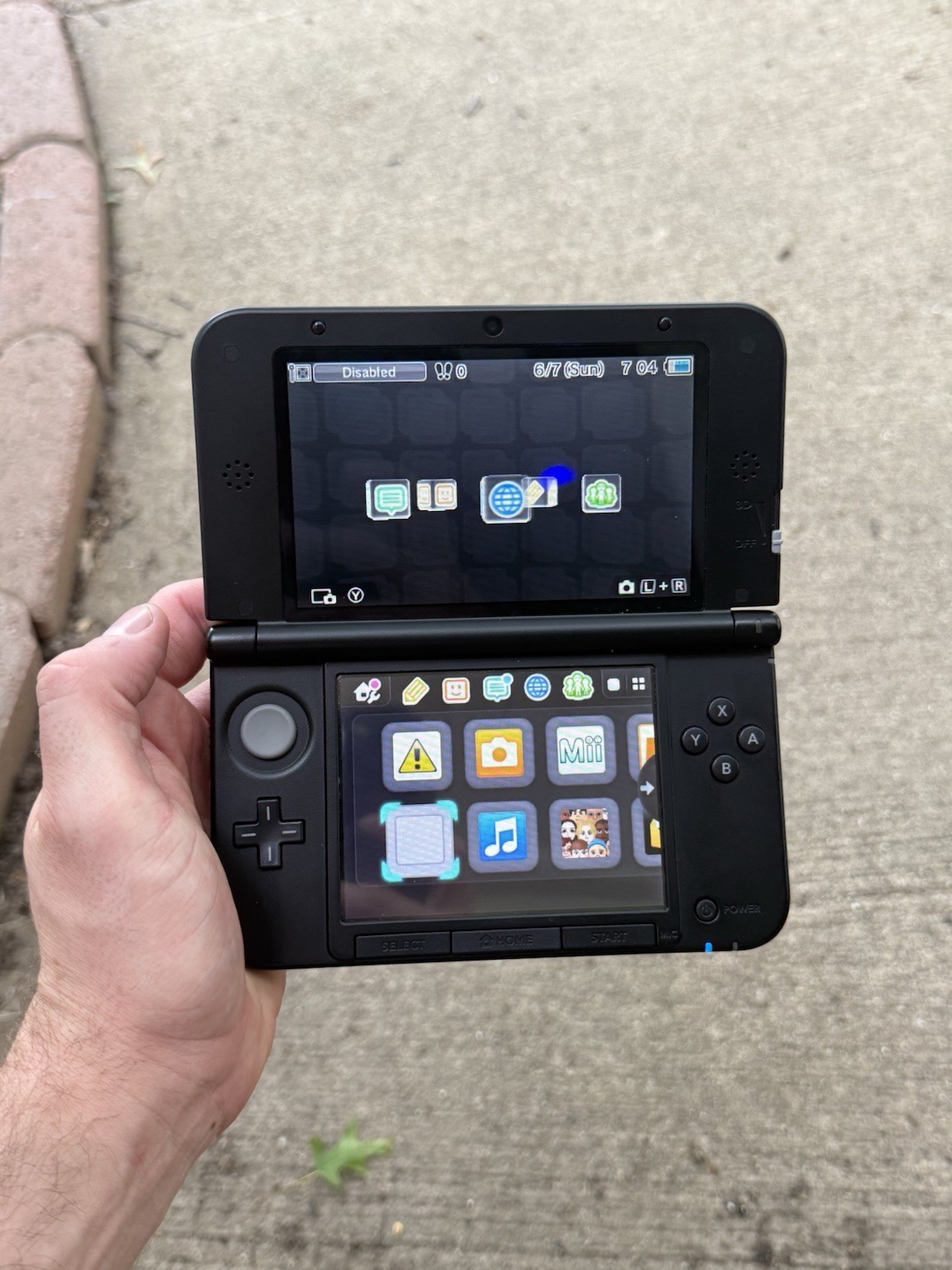 Nintendo 3DS XL Blue/Black Handheld Console Complete – MINT Condition