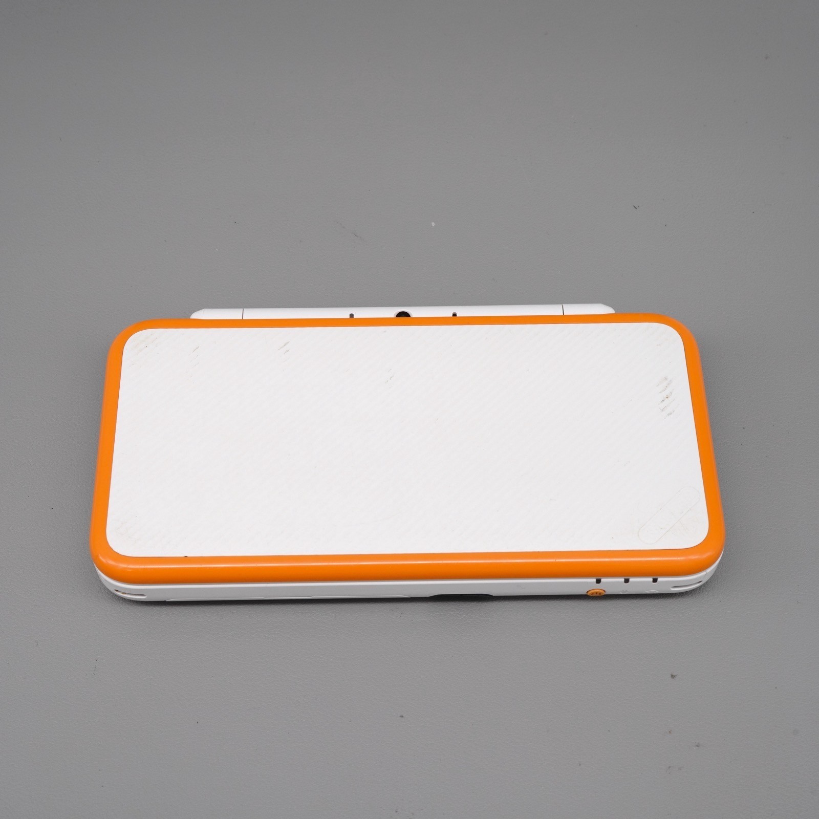 Nintendo «New» 2DS XL Console White & Orange w/ extras (USA)