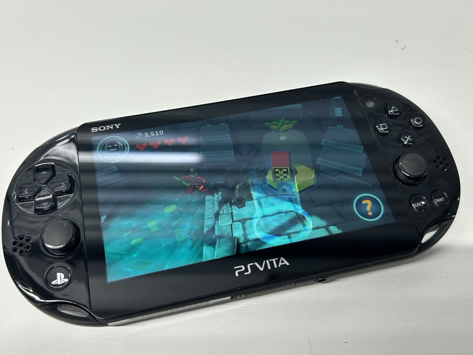 Sony PS Vita PCH-2001 Console 8GB 2 Games Charger Tested Works