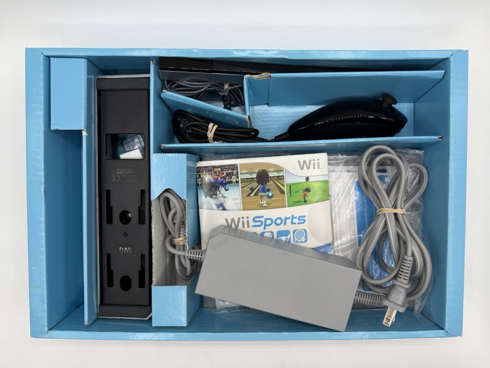 Nintendo Wii Sports Resort Video Game Console Bundle w/ Box Matching Serial #