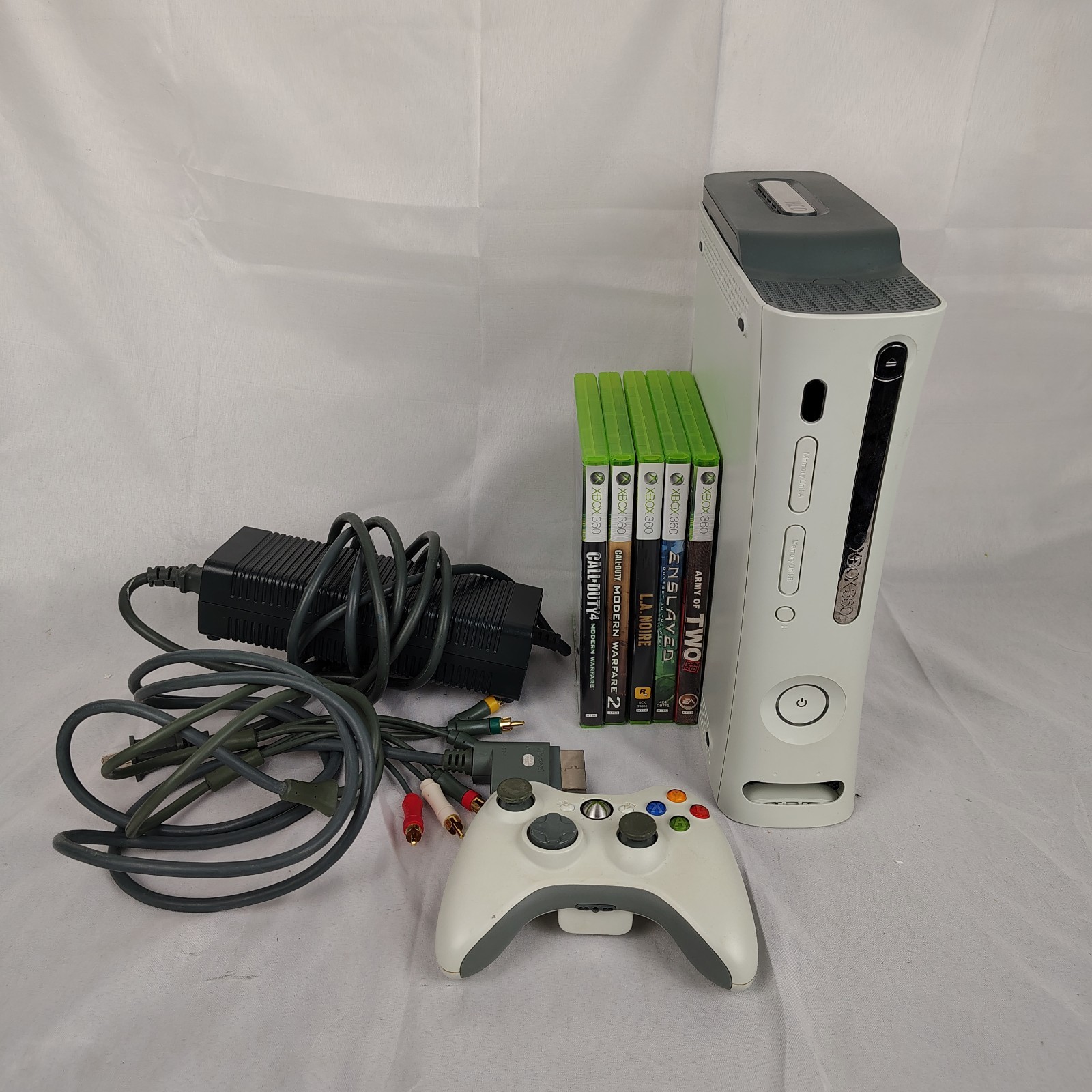 Xbox 360 Console Bundle White 12gb Games Controller Cords