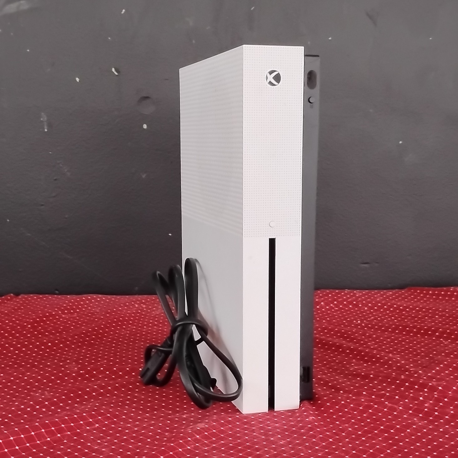 Microsoft Xbox One S 500GB White Console 4K UHD Wi‑Fi HDMI NTSC-U/C 1681