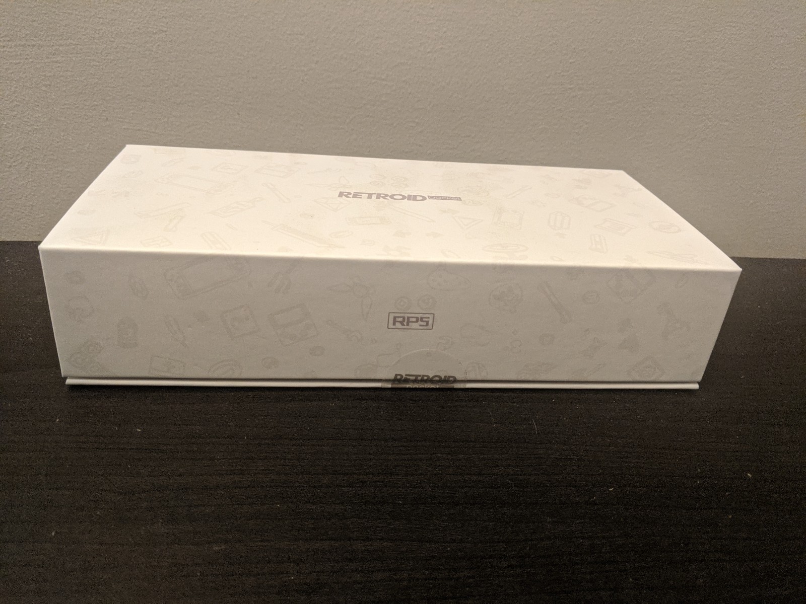 Retroid Pocket 5 – with Retroid official Grip & tempered glass screen protector