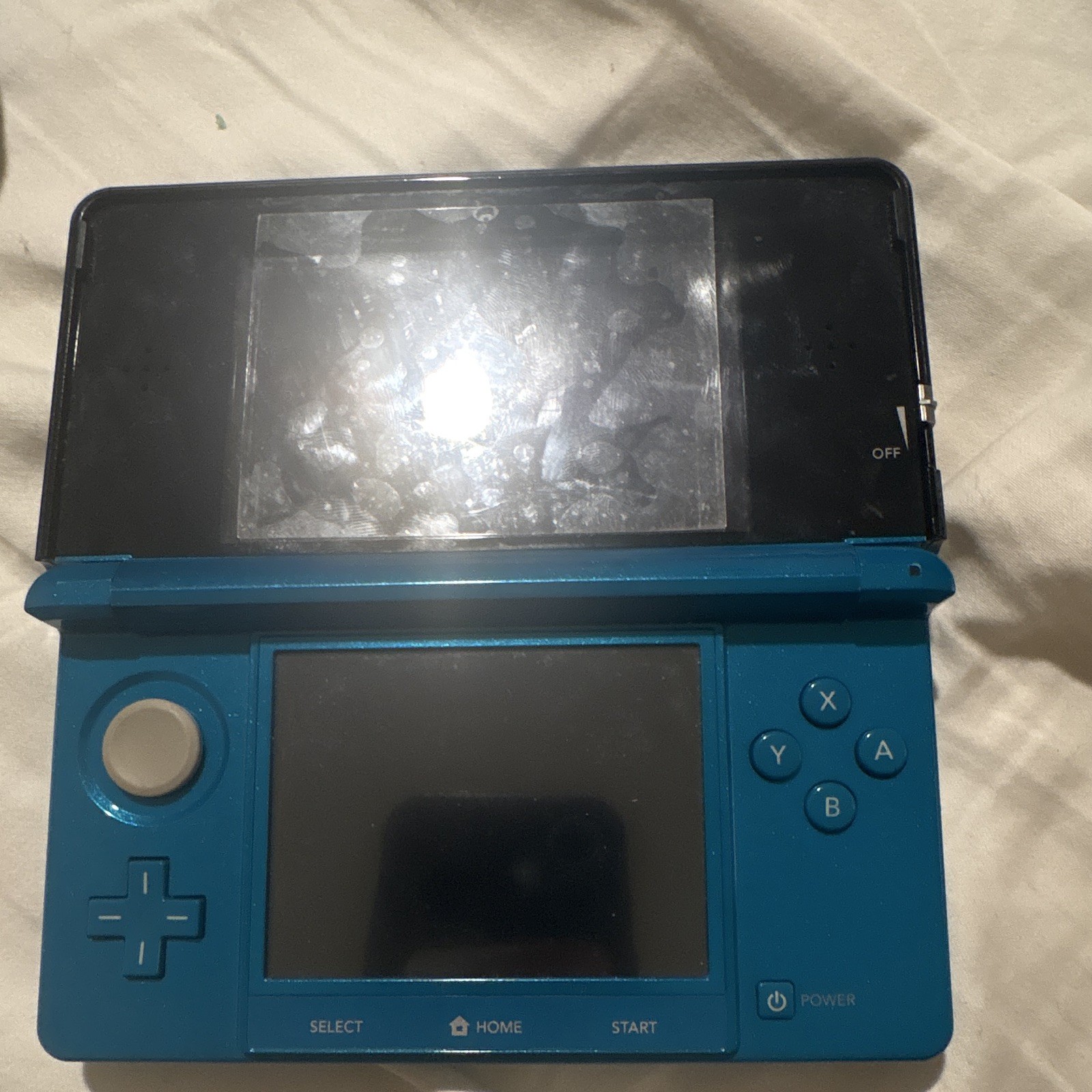 Nintendo 3DS Blue/Black Handheld Console w/ Case & Charger Wi-Fi 2GB 2011