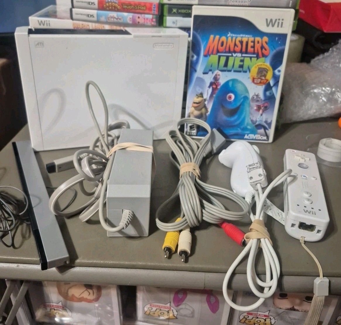 Nintendo Wii RVL-001 512 MB Home Console White With Free Game Tested And Working