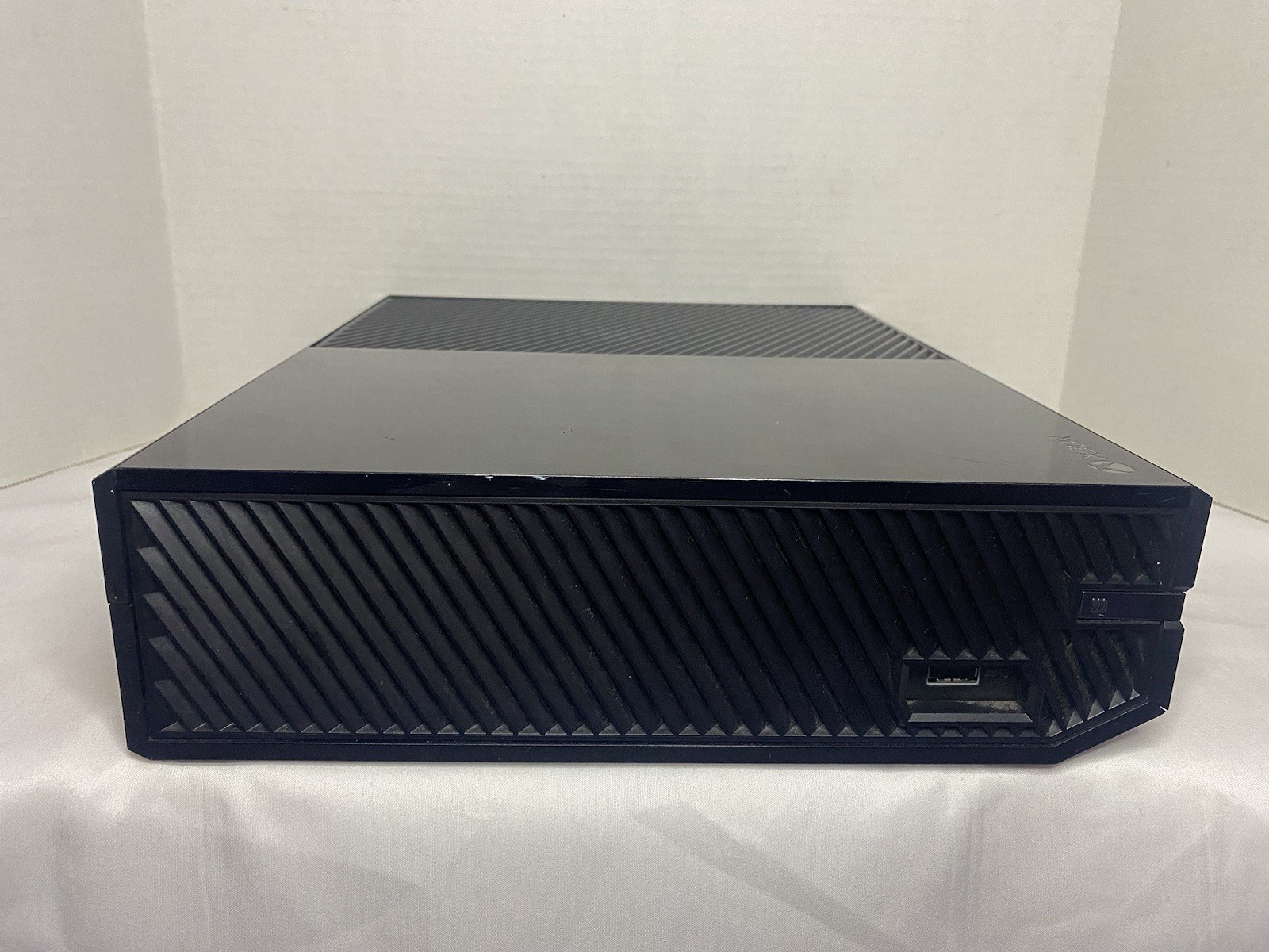 Microsoft original Xbox One console only 500GB – (1540) – Black – Tested/works