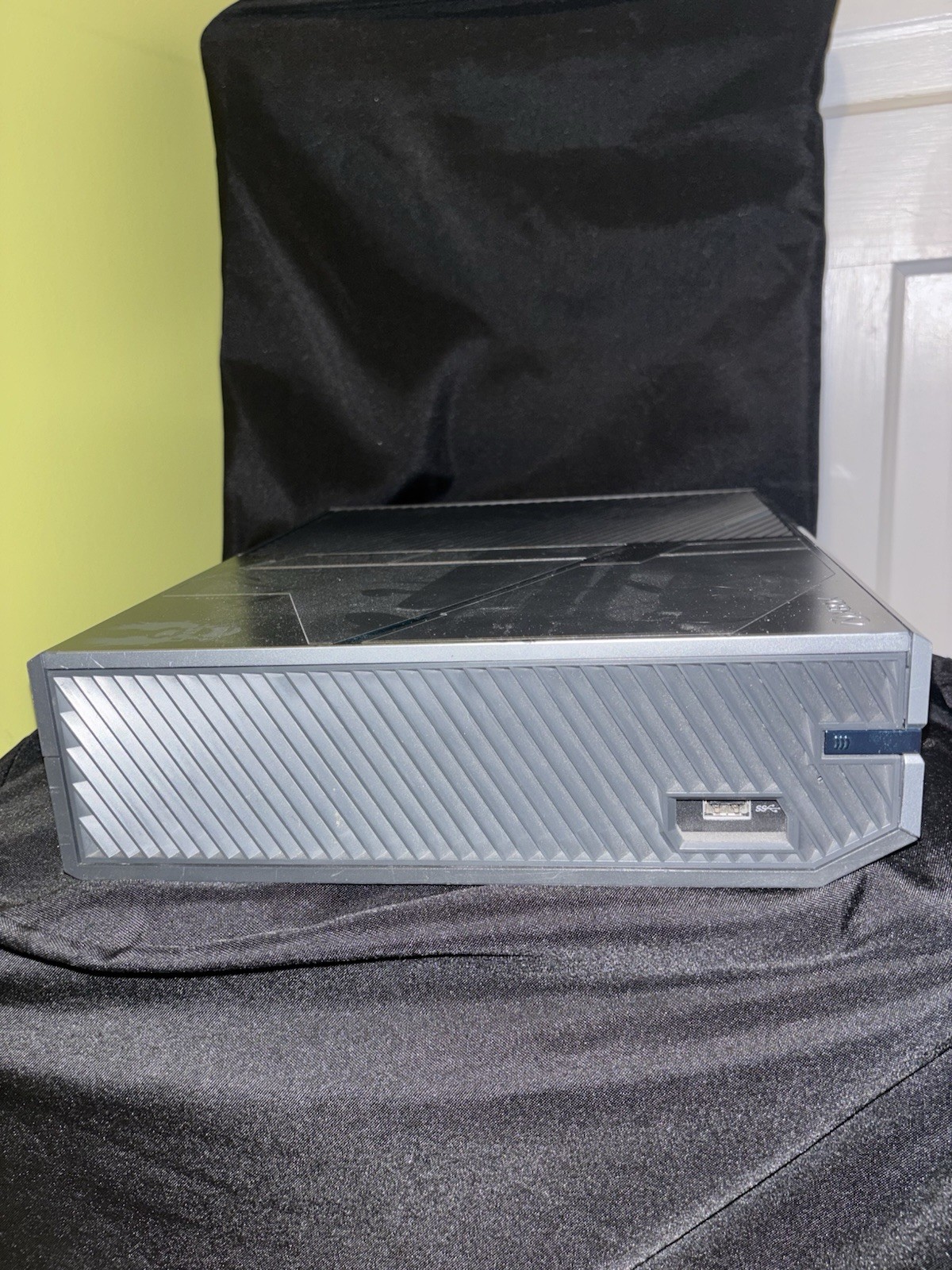 Microsoft Xbox One Halo 5: Guardians Limited Edition 1TB – Console Only