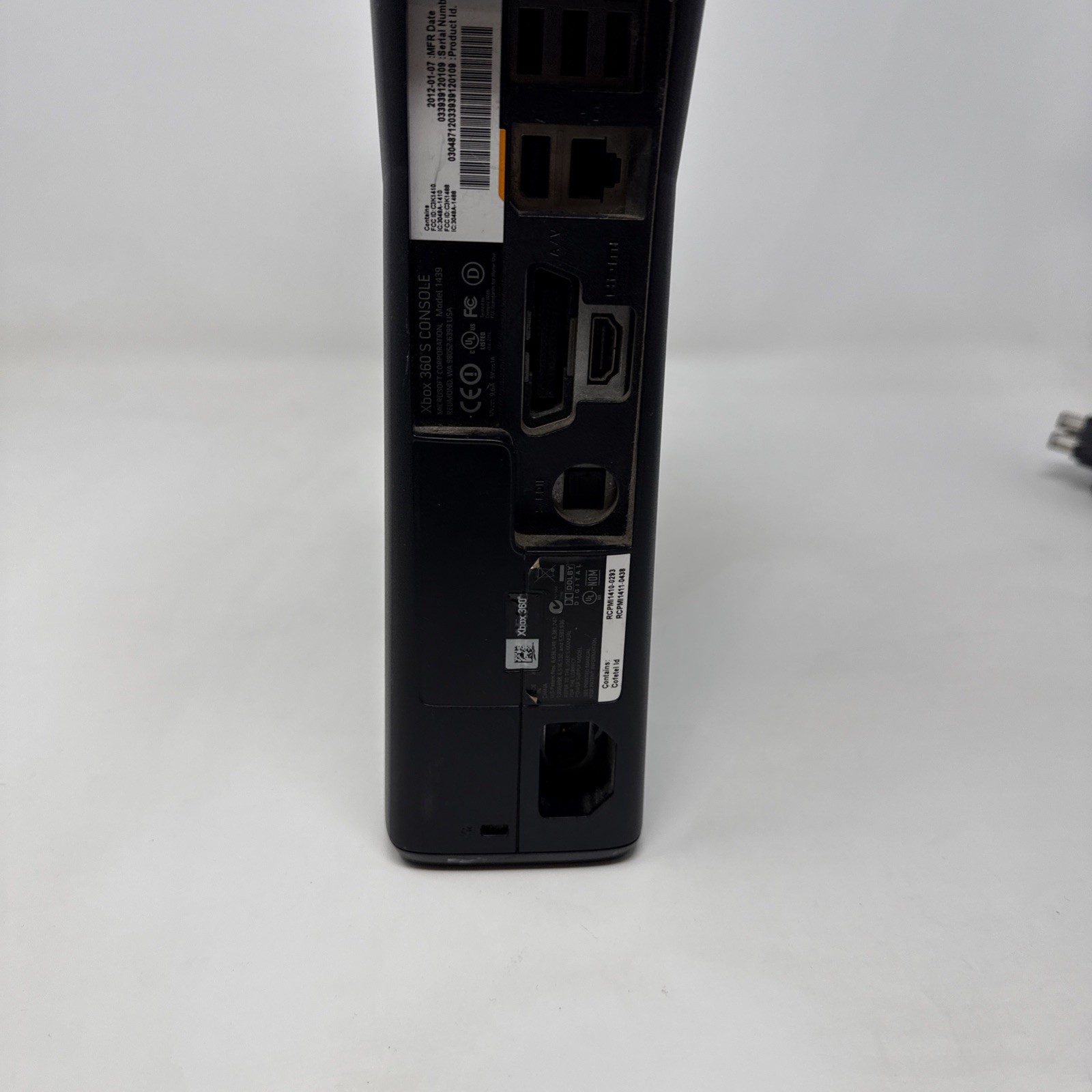 MICROSOFT XBOX 360S – 500GB – 1439 – Controller, Cables, 2 Games Tested Works