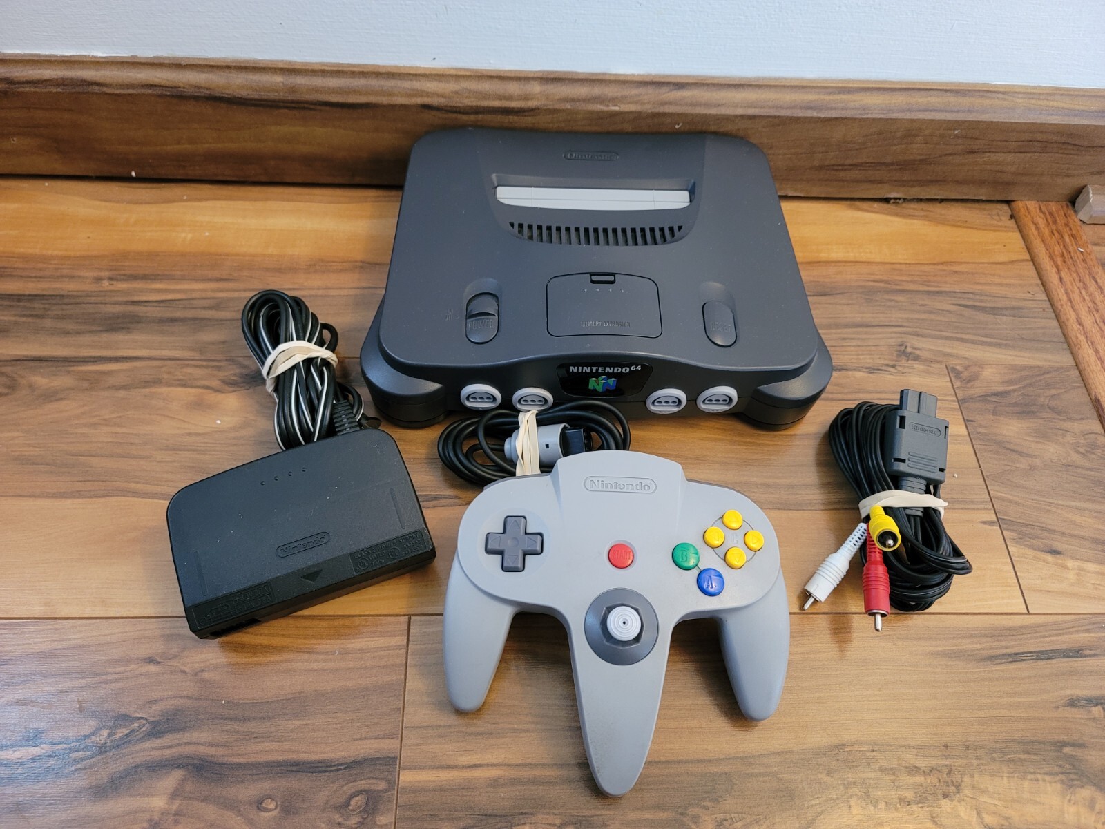 Nintendo 64 N64 Launch System Console CIB Complete In Box Great Shape 14
