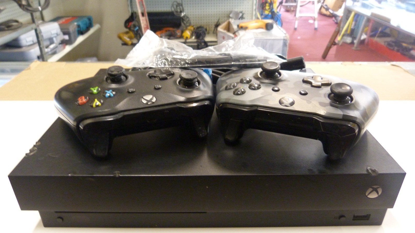 Microsoft Xbox One X 1TB console bundle w/ 3 games & controller – FINE CONDITION