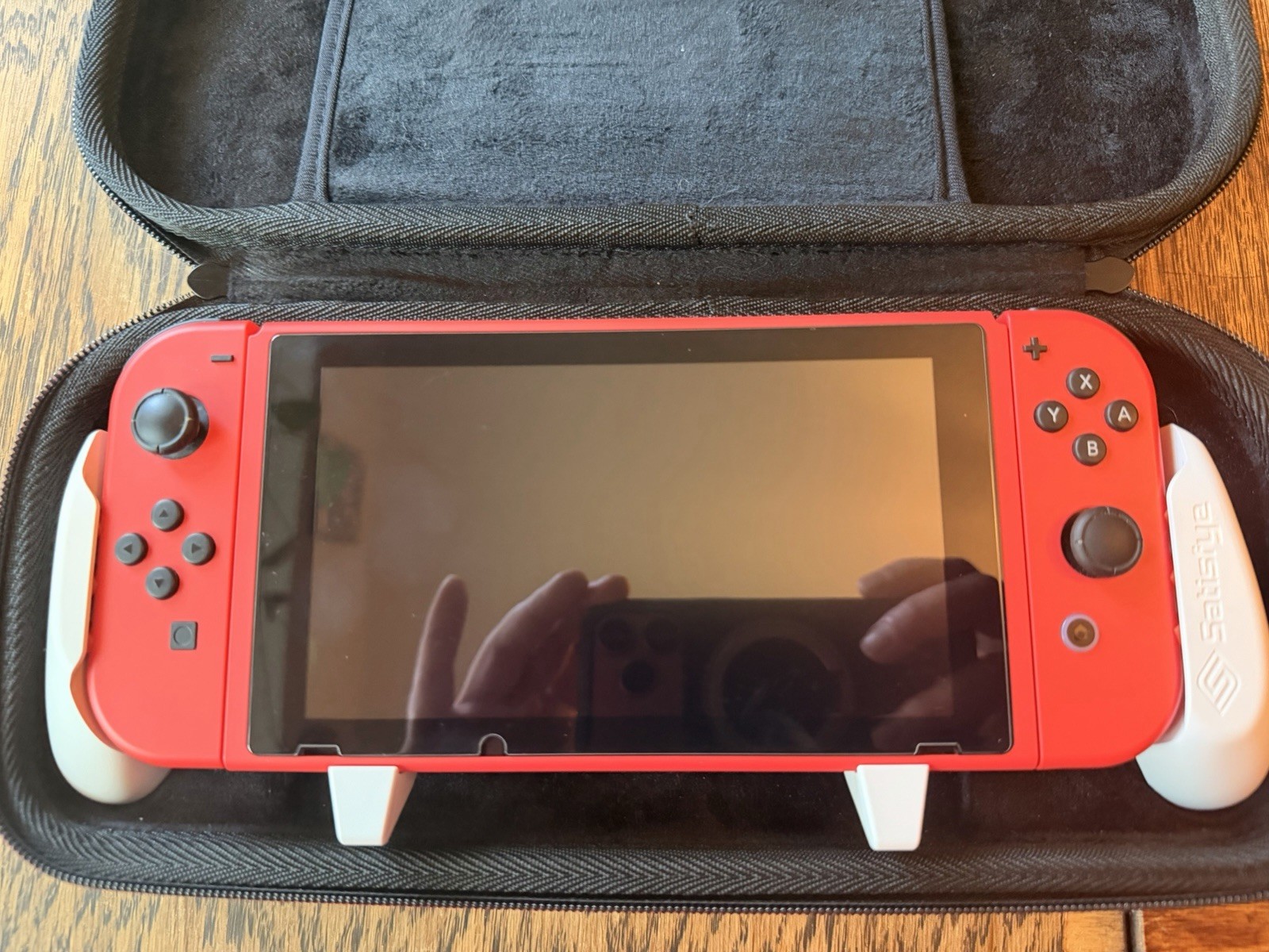 Nintendo Switch V1 Unpatched With Custom shell + Games & Extras