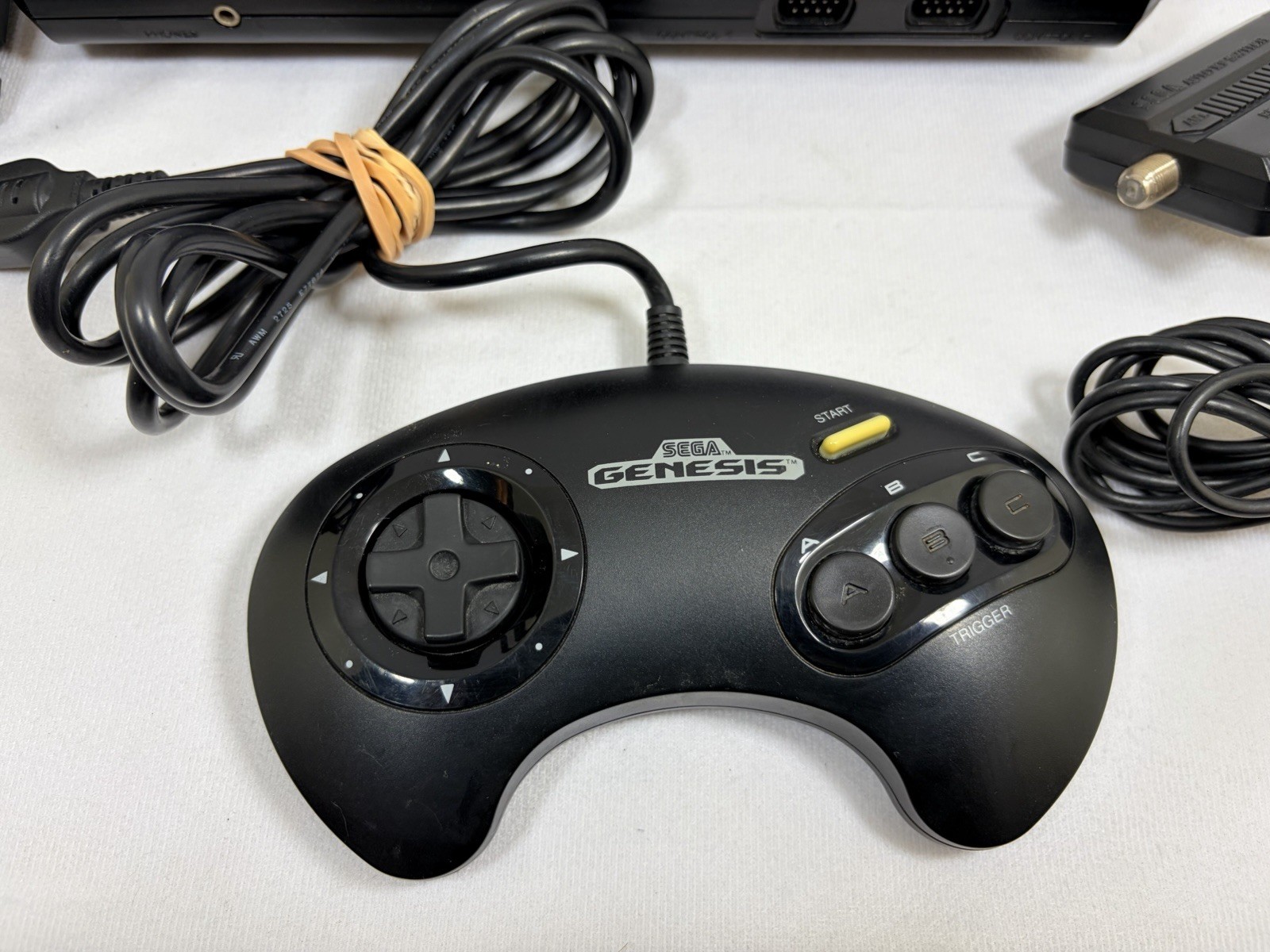 Sega Genesis Model 1601 Video Game Console With Cables 1 Controller Tested Works