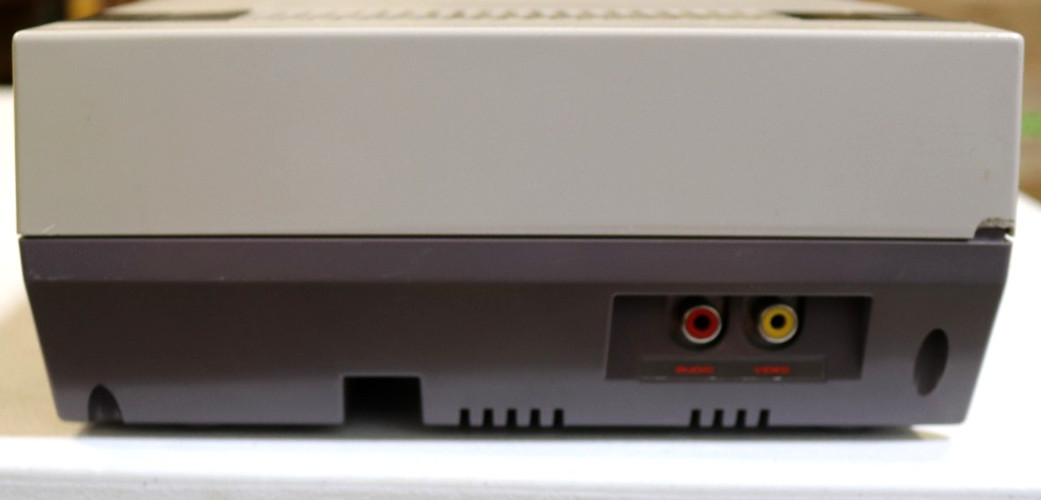 Original NES Nintendo System Console, 1 Controller With Cables TESTED (61402)