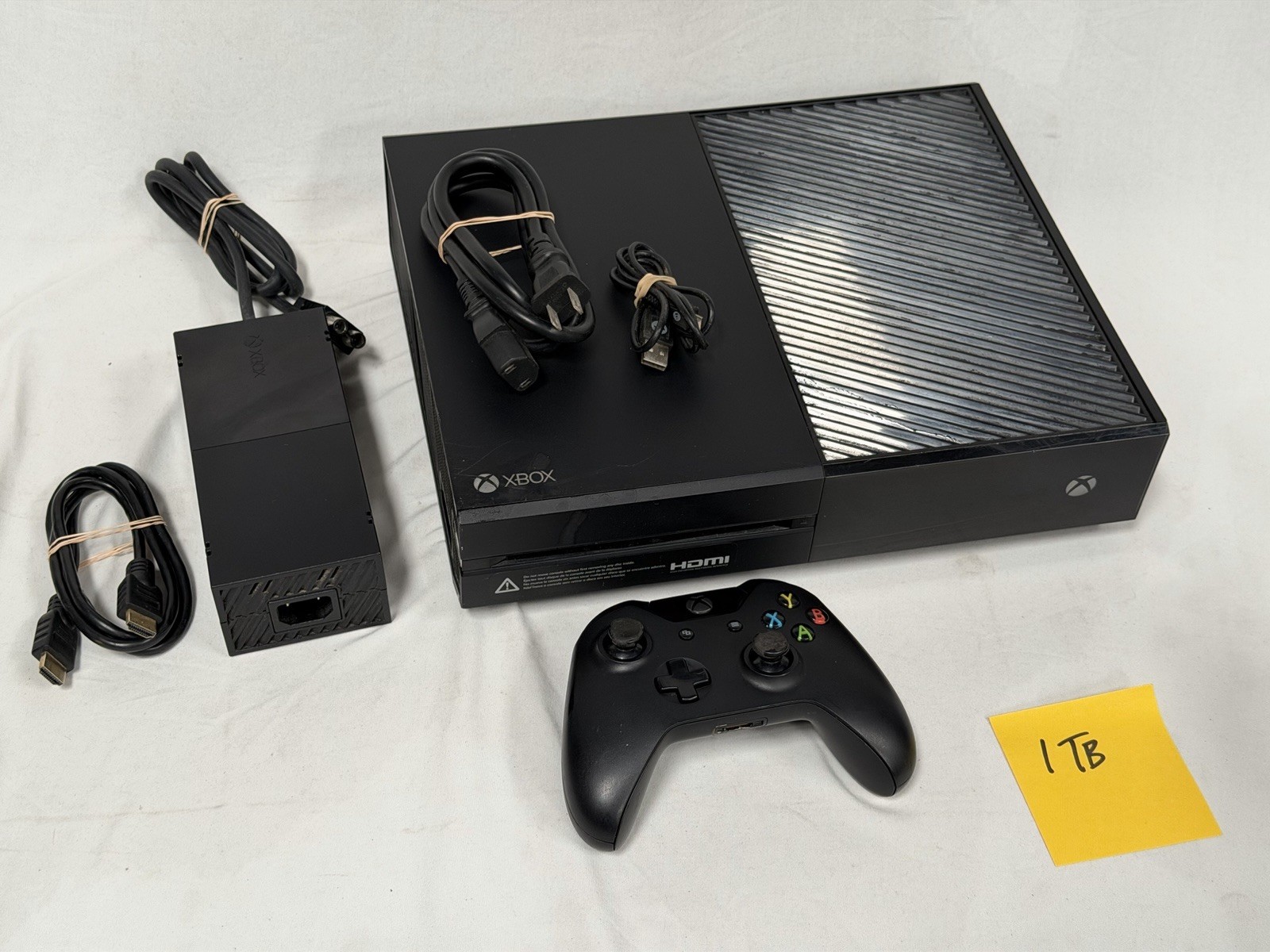 Microsoft Xbox One w/ Controller 1TB Black Console (Model 1540) Tested
