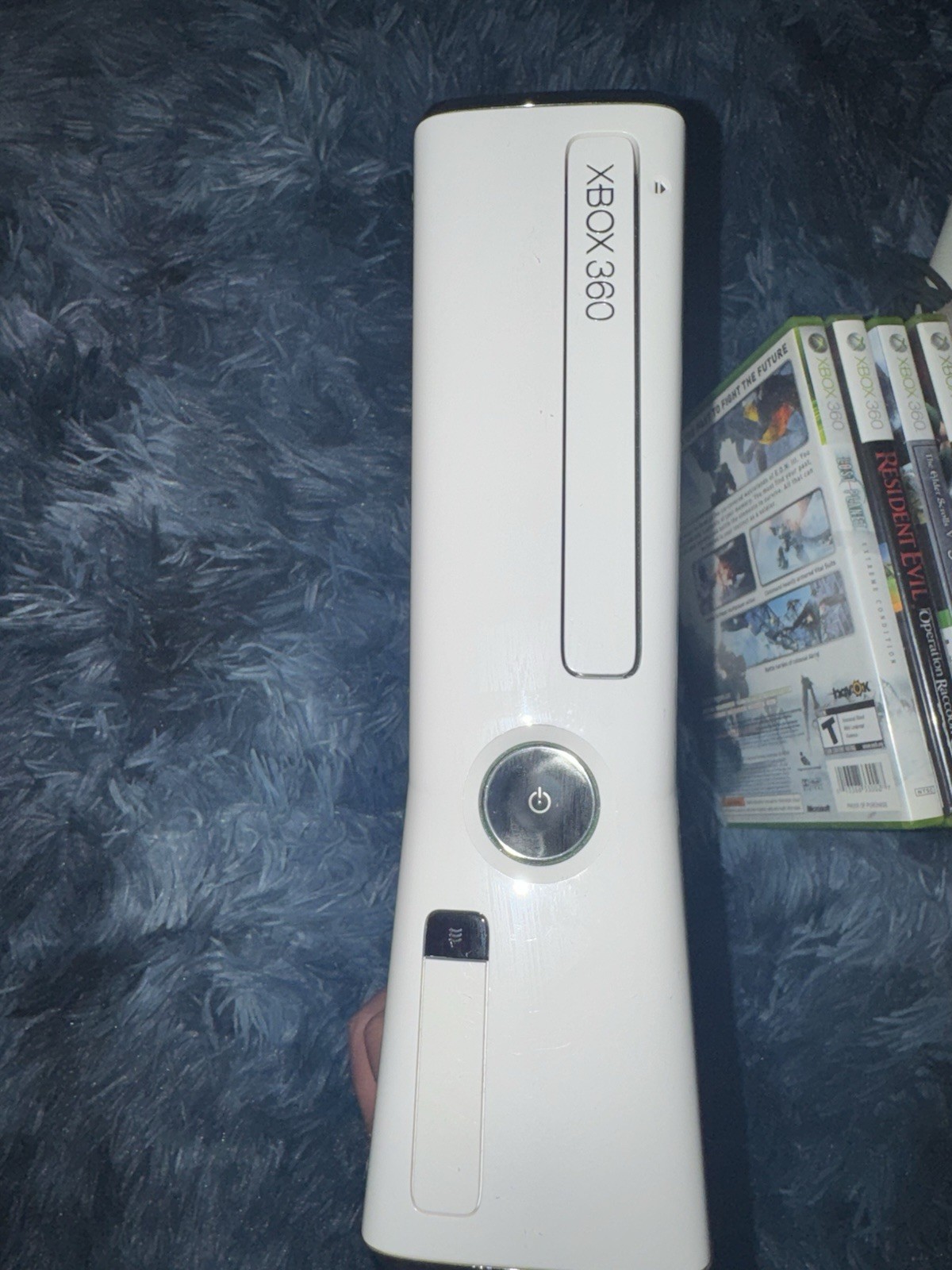 Microsoft Xbox 360 320GB Slim White Console Bundle!