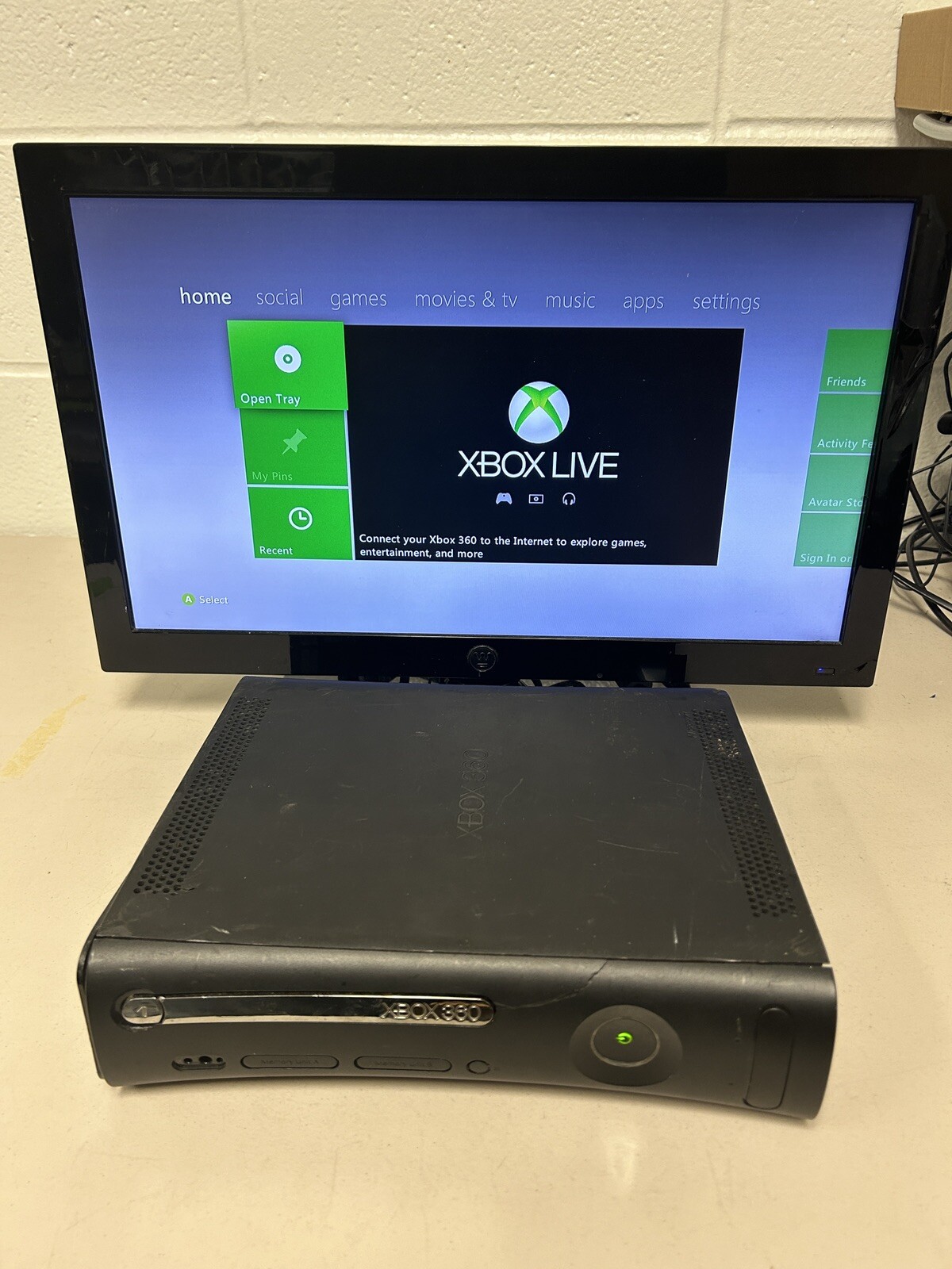 Microsoft Xbox 360 Black 2009 Console – For Parts