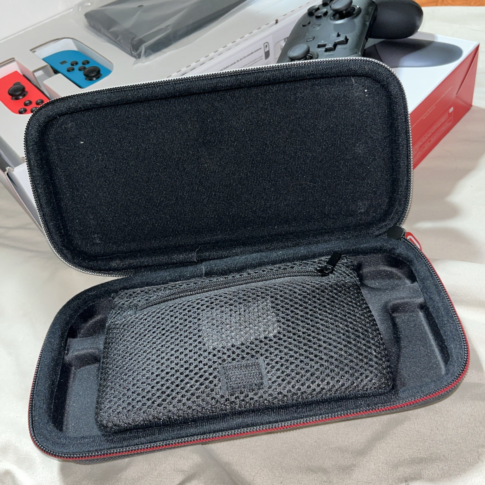 Nintendo Switch Joy-Con Controllers Mario Kart 8 Bundle -BONUS CONTROLLER CASE
