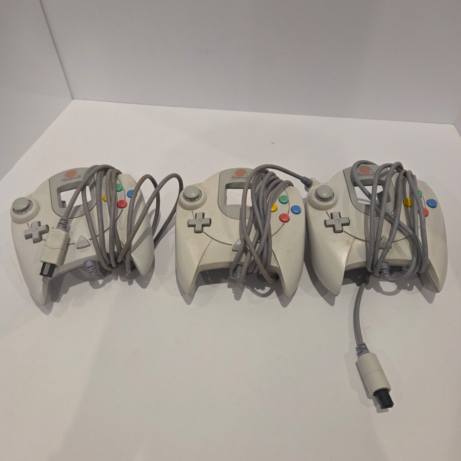 Sega Dreamcast White Console Bundle- 9 Games 3 Controllers *NO MEMORY CARD*