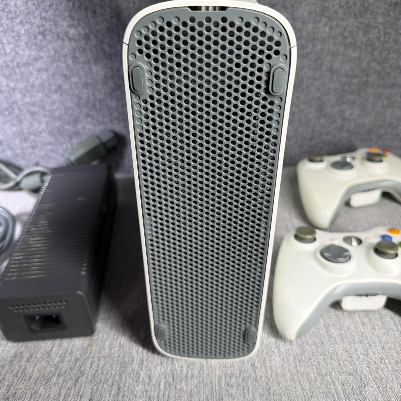Microsoft Xbox 360 Pro 20GB Console Bundle HDMI Falcon 2007 w/ 2 Controllers