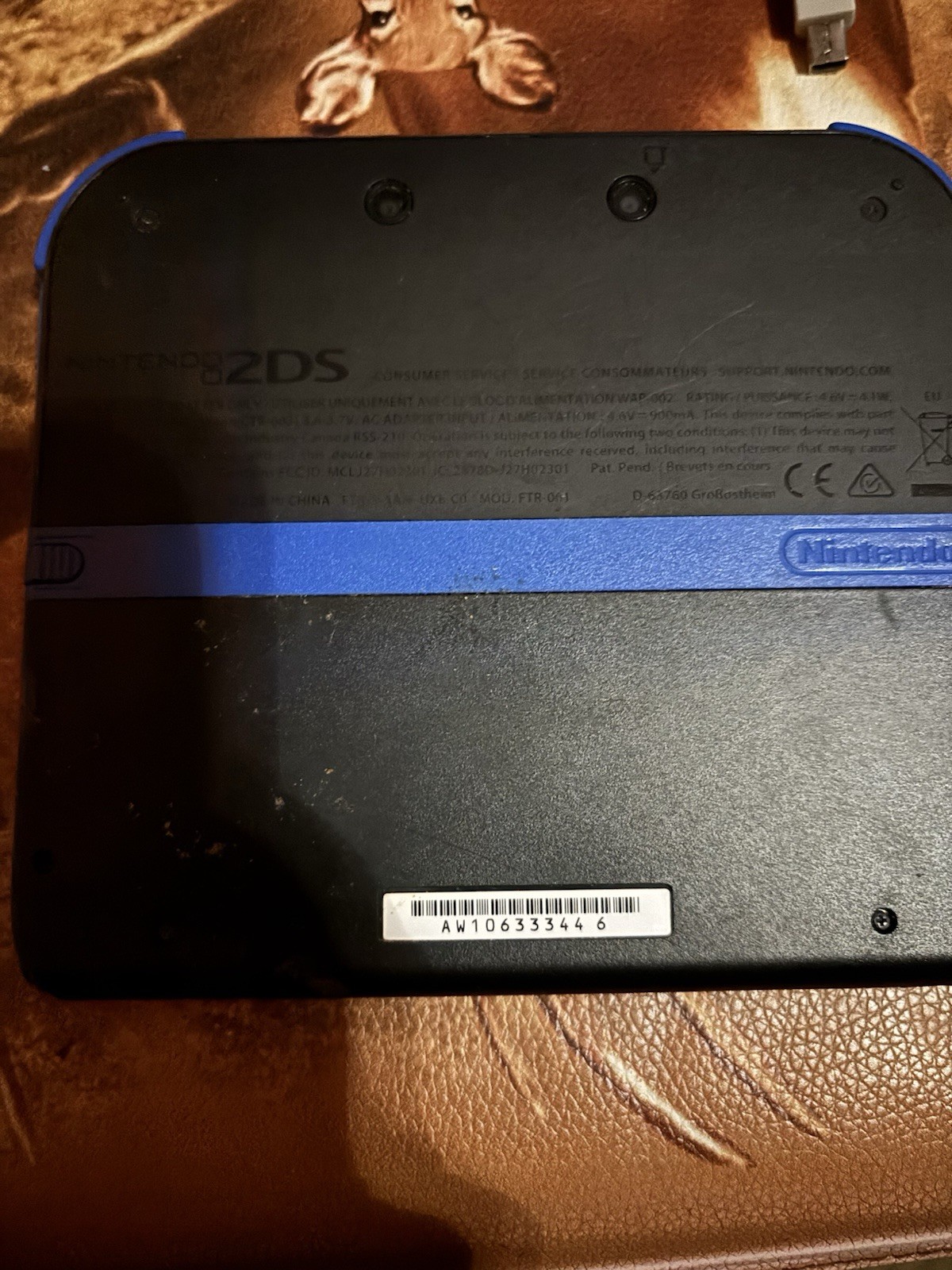 Nintendo 2DS Handheld System Red & Black. Great Condition