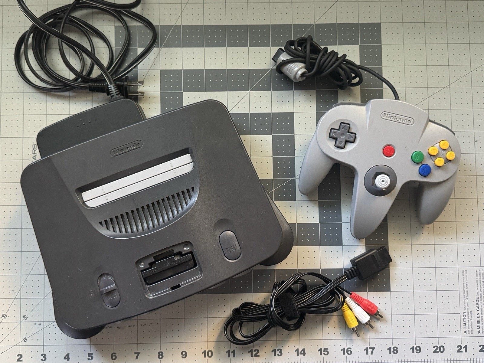 Nintendo 64 Gray Console Bundle w/ 3 Controllers, AV/Power, Multiplayer