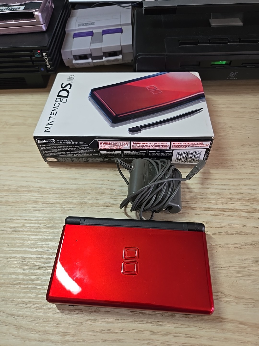 Nintendo DS Lite Crimson Handheld System – Red/Black – GBA Port NOT Working