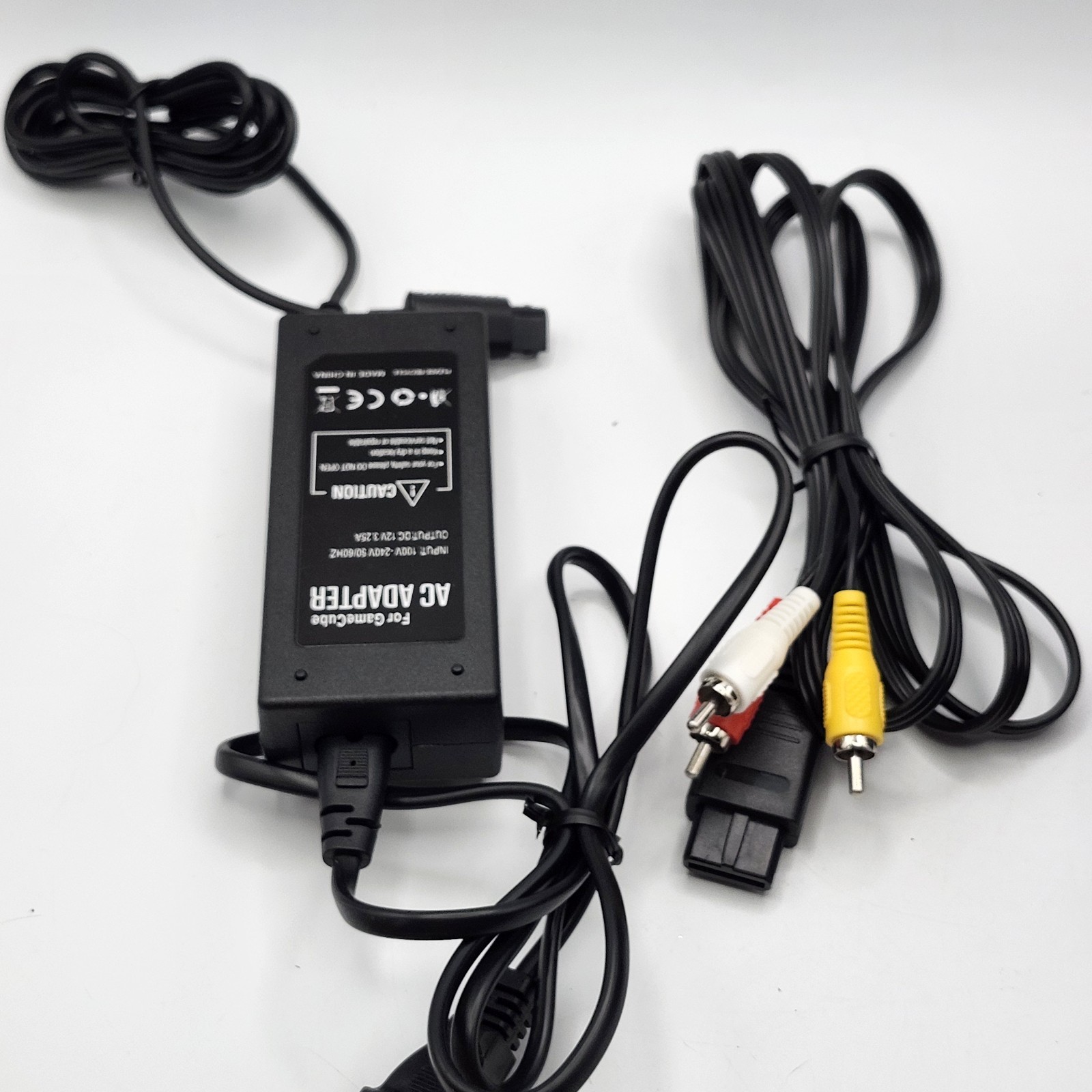 Nintendo GameCube Console DOL-001 w/ Cords AS IS For Parts or Repair