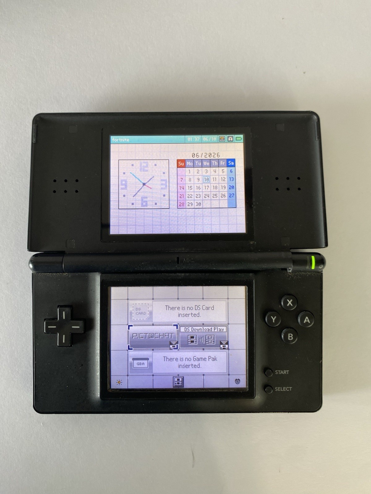 Nintendo DS Lite USG-001 Black Handheld System w/ Carry Case Multiplayer