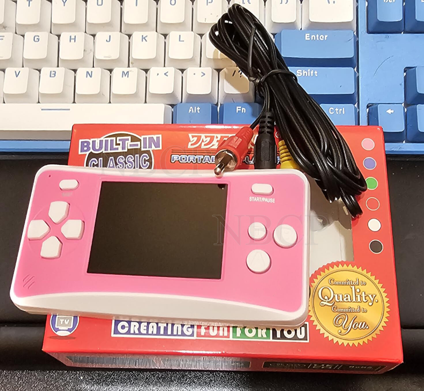 2.5 in LCD Screen Handheld Portable Retro Video Game Player Built-in 152 Games
