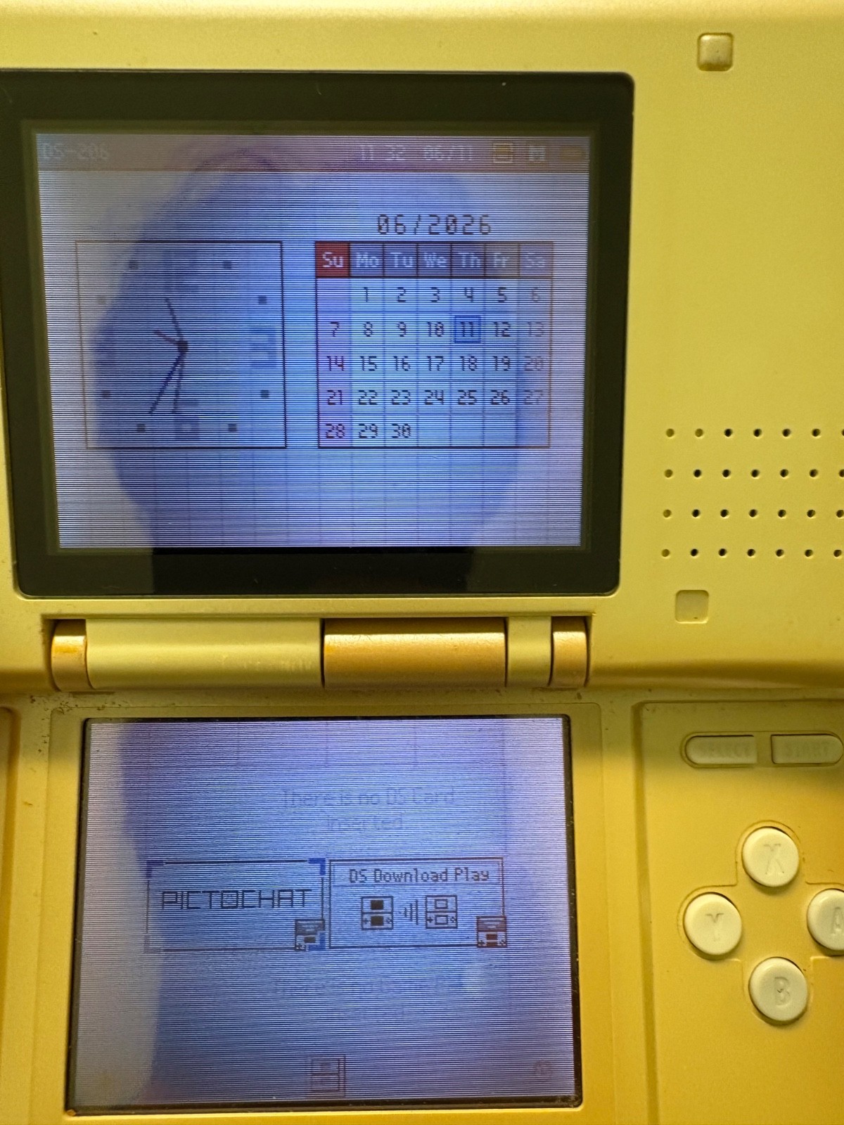 Nintendo DS White Handheld System – Fair Condition – TESTED AND WORKING