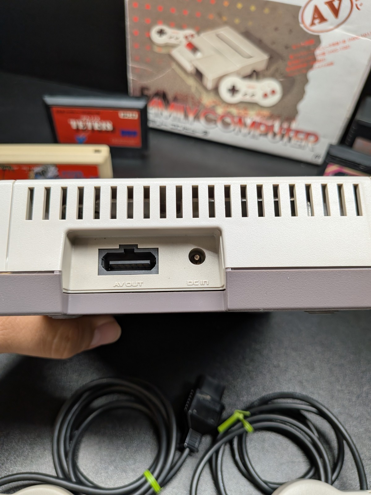 AV FAMICOM CONSOLE With Box Games & 2 Controllers US Seller Tested Works Well
