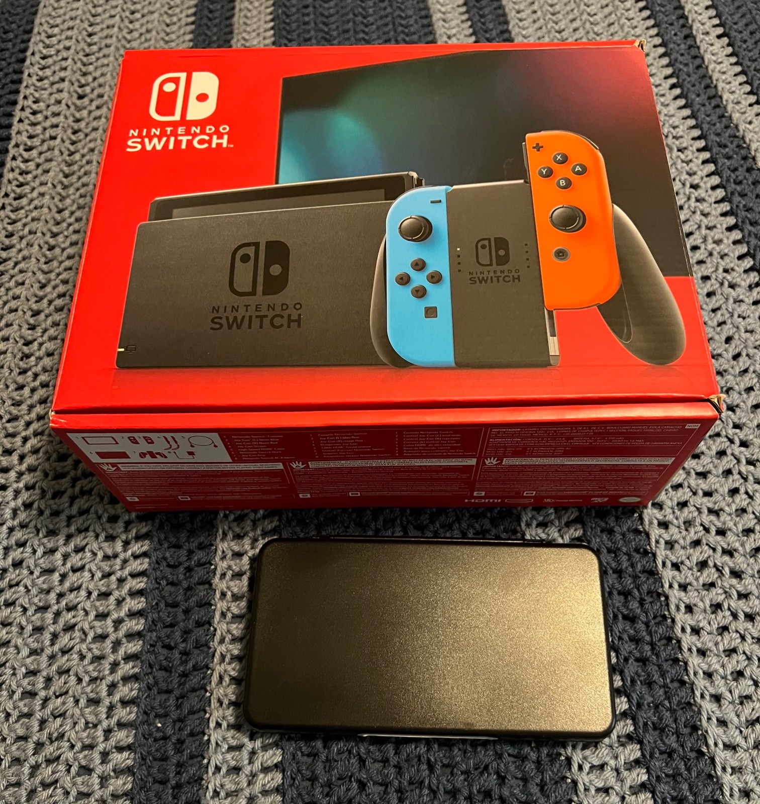 Nintendo Switch 32GB Console + Metroid, Suikoden, Sega, Capcom + Case